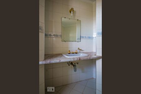 Casa à venda com 350m², 3 quartos e 5 vagasBanheiro da Suíte