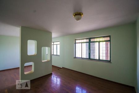 Casa à venda com 350m², 3 quartos e 5 vagasSala de TV
