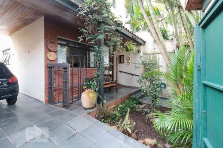 Casa à venda com 220m², 4 quartos e 4 vagasEntrada