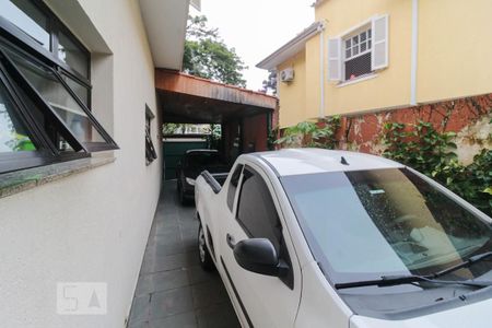 Casa à venda com 220m², 4 quartos e 4 vagasGaragem