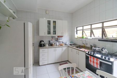 Casa à venda com 220m², 4 quartos e 4 vagasCozinha