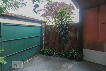 Casa à venda com 220m², 4 quartos e 4 vagasGaragem