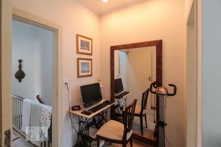 Casa à venda com 220m², 4 quartos e 4 vagasHall do quarto 1