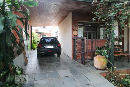 Casa à venda com 220m², 4 quartos e 4 vagasGaragem