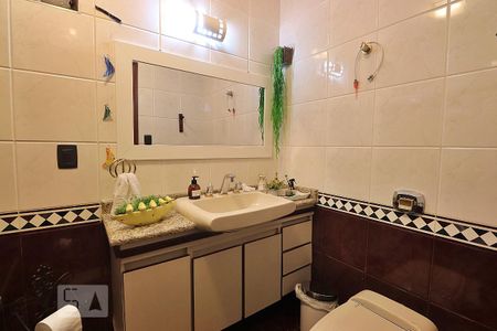 Casa à venda com 360m², 3 quartos e 2 vagasBanheiro Social