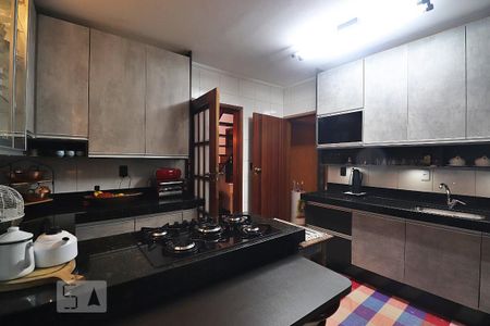 Casa à venda com 360m², 3 quartos e 2 vagasCozinha