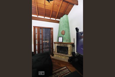 Sala de TV de casa à venda com 3 quartos, 360m² em Vila Floresta, Santo André