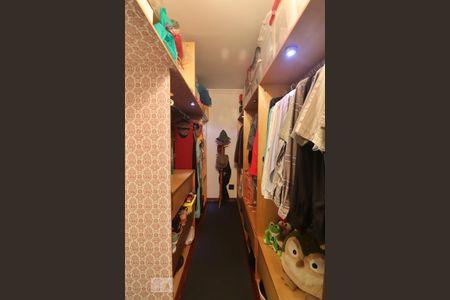 Casa à venda com 360m², 3 quartos e 2 vagasCloset da suíte