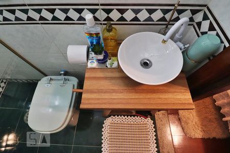 Casa à venda com 360m², 3 quartos e 2 vagasBanheiro da Suíte 2