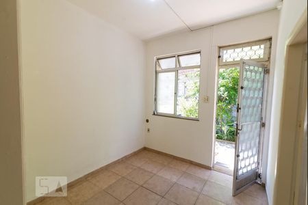 Sala de casa para alugar com 2 quartos, 110m² em São Cristóvão, Rio de Janeiro