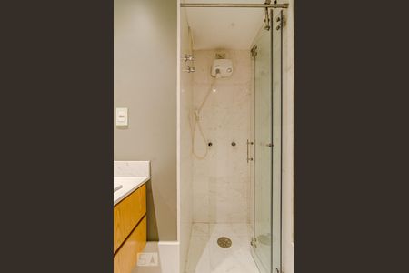 Apartamento para alugar com 180m², 1 quarto e 2 vagasBanheiro