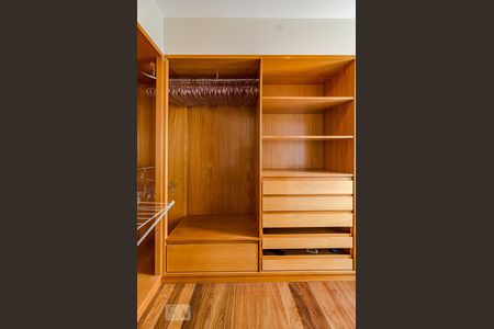 Closet de apartamento à venda com 1 quarto, 180m² em Paraíso, São Paulo