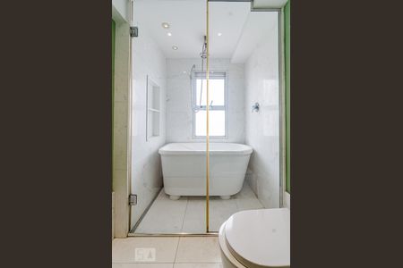 Apartamento para alugar com 180m², 1 quarto e 2 vagasBanheiro da suíte