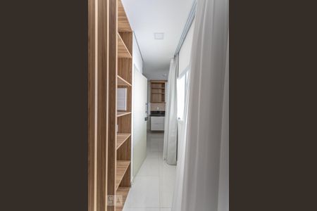 Corredor de kitnet/studio para alugar com 1 quarto, 40m² em Barra Funda, São Paulo