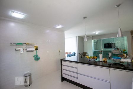 Casa de condomínio à venda com 420m², 5 quartos e 3 vagasCozinha