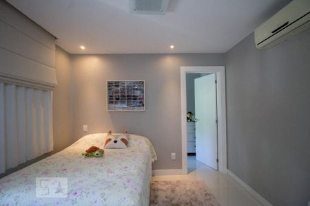 Casa de condomínio à venda com 420m², 5 quartos e 3 vagasSuíte 2