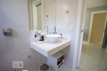 Casa de condomínio à venda com 420m², 5 quartos e 3 vagasBanheiro da Suíte 3