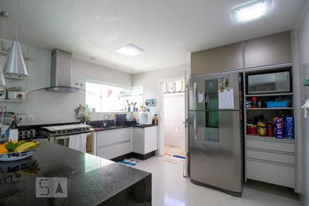 Casa de condomínio à venda com 420m², 5 quartos e 3 vagasCozinha