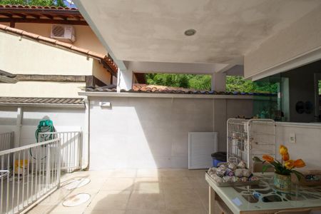 Casa de condomínio à venda com 420m², 5 quartos e 3 vagasÁrea de Serviço