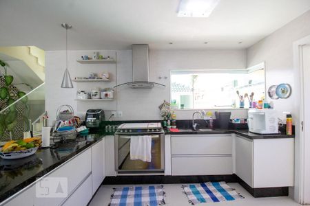 Casa de condomínio à venda com 420m², 5 quartos e 3 vagasCozinha