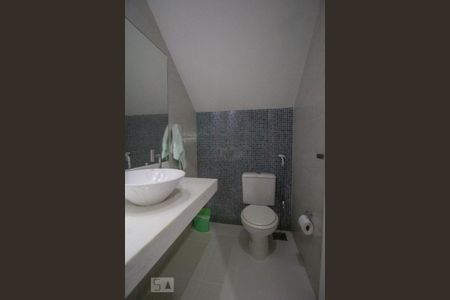 Casa de condomínio à venda com 420m², 5 quartos e 3 vagasLavabo do Sotão