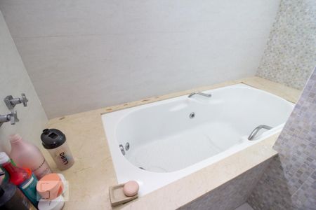 Casa de condomínio à venda com 420m², 5 quartos e 3 vagasBanheiro da Suíte 1