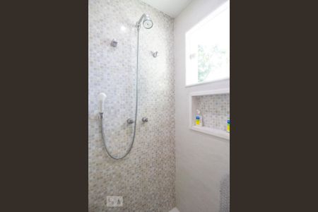 Casa de condomínio à venda com 420m², 5 quartos e 3 vagasBanheiro Social