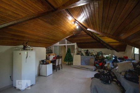 Casa de condomínio à venda com 420m², 5 quartos e 3 vagasSotão