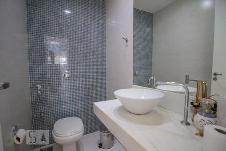 Casa de condomínio à venda com 420m², 5 quartos e 3 vagasLavabo do Quintal