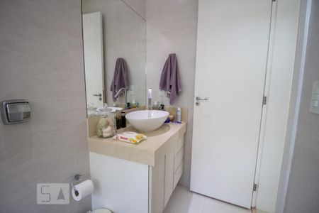 Casa de condomínio à venda com 420m², 5 quartos e 3 vagasBanheiro da Suíte 1