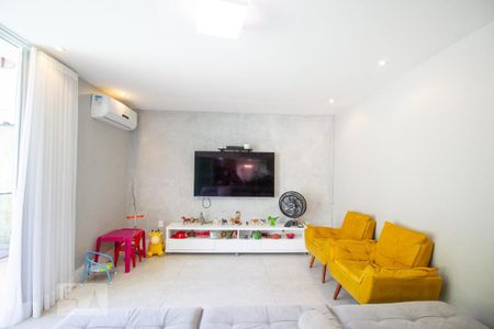 Sala de casa de condomínio à venda com 5 quartos, 420m² em Vargem Pequena, Rio de Janeiro