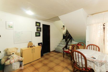Sala de casa de condomínio à venda com 2 quartos, 138m² em Tristeza, Porto Alegre