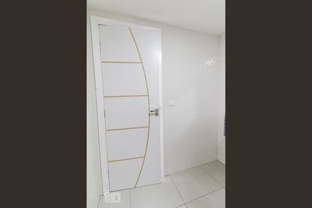 Casa para alugar com 170m², 5 quartos e 2 vagas Casa para alugar com 170m², 5 quartos e 2 vagasBanheiro Social 2