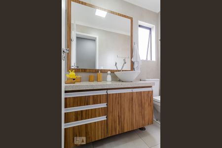 Apartamento para alugar com 70m², 2 quartos e 1 vaga Apartamento para alugar com 70m², 2 quartos e 1 vagaBanheiro