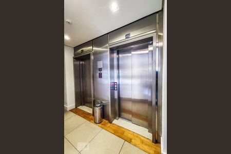 Apartamento à venda com 75m², 2 quartos e 1 vagaÁrea Comum - Hall Elevador