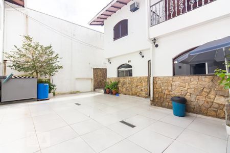 Casa à venda com 385m², 4 quartos e 4 vagas Casa à venda com 385m², 4 quartos e 4 vagasQuintal