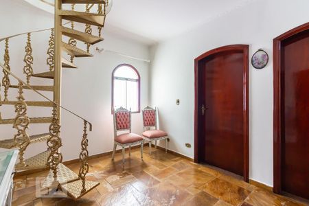Casa à venda com 385m², 4 quartos e 4 vagas Casa à venda com 385m², 4 quartos e 4 vagasHall