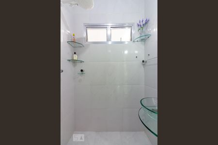 Casa à venda com 385m², 4 quartos e 4 vagas Casa à venda com 385m², 4 quartos e 4 vagasBanheiro