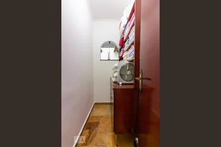 Casa à venda com 385m², 4 quartos e 4 vagas Casa à venda com 385m², 4 quartos e 4 vagasÁrea Comum
