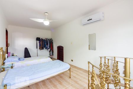 Casa à venda com 385m², 4 quartos e 4 vagas Casa à venda com 385m², 4 quartos e 4 vagasSuíte Master 1
