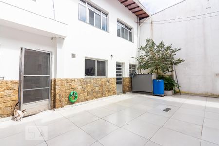 Casa à venda com 385m², 4 quartos e 4 vagas Casa à venda com 385m², 4 quartos e 4 vagasQuintal