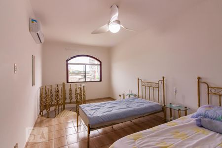 Casa à venda com 385m², 4 quartos e 4 vagas Casa à venda com 385m², 4 quartos e 4 vagasSuíte Master 1