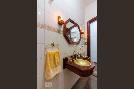 Casa à venda com 385m², 4 quartos e 4 vagas Casa à venda com 385m², 4 quartos e 4 vagasLavabo