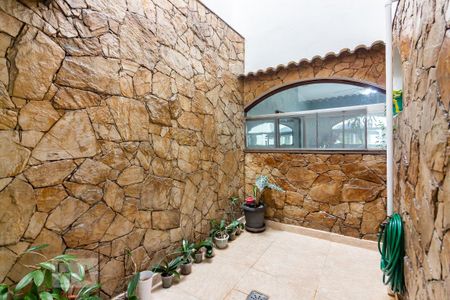 Casa à venda com 385m², 4 quartos e 4 vagas Casa à venda com 385m², 4 quartos e 4 vagasJardim de Inverno