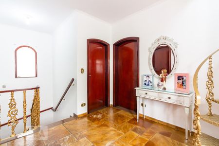 Casa à venda com 385m², 4 quartos e 4 vagas Casa à venda com 385m², 4 quartos e 4 vagasHall