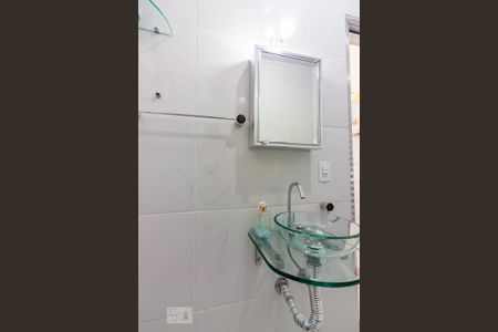 Casa à venda com 385m², 4 quartos e 4 vagas Casa à venda com 385m², 4 quartos e 4 vagasBanheiro