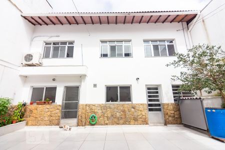 Casa à venda com 385m², 4 quartos e 4 vagas Casa à venda com 385m², 4 quartos e 4 vagasQuintal