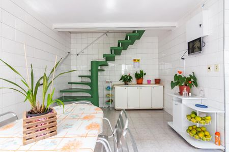 Casa à venda com 385m², 4 quartos e 4 vagas Casa à venda com 385m², 4 quartos e 4 vagasCozinha