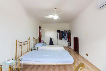 Casa à venda com 385m², 4 quartos e 4 vagas Casa à venda com 385m², 4 quartos e 4 vagasSuíte Master 1