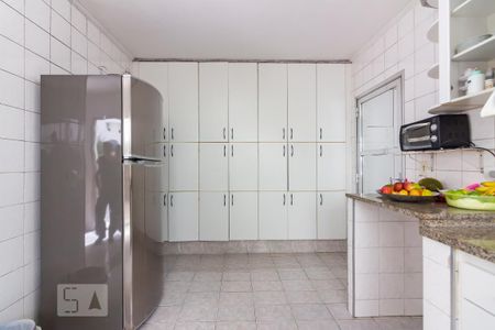Casa à venda com 385m², 4 quartos e 4 vagas Casa à venda com 385m², 4 quartos e 4 vagasCozinha